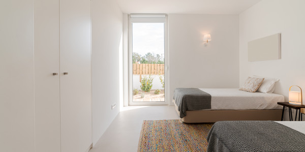 Comprar / Vender Casas Unifamiliares y Chalets en Torrejón de Ardoz · con Mobiliario y Carpintería a Medida