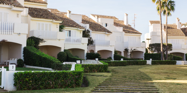 Compraventa de Inmuebles en Torrejón de Ardoz · Adosados